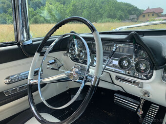 Cadillac Brougham 1957 - 6