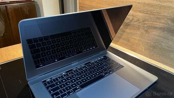 Apple Macbook Pro 15" 16gb Ram / SSD 512gb - 6