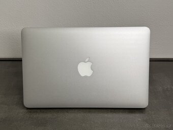 Macbook Air 11" 2013 / I5 / 4GB / 128GB - DPH - 6