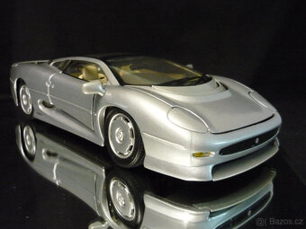 Jaguar XJ220 stříbrný Maisto 1/18 - 6