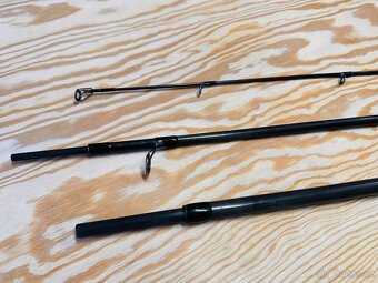 KAPROVÝ TŘÍDÍLNÝ PRUT DAIWA EMBLEM 3,6 m / 2,75 lb - 6