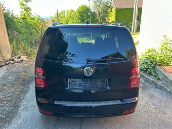 VW Touran 2.0 TDI - 6