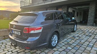 Toyota Avensis 2.0 TDI - 6