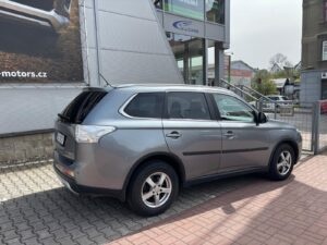 Mitsubishi Outlander - 6