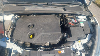 FORD FOCUS 1.6 - 6