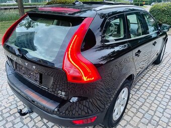 Volvo XC60 2.4 D5 4x4 5VÁLEC MANUÁL VÝHŘEV KAMERA TAŽNÉ - 6
