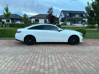 Mercedes Benz E200 Coupe - 6