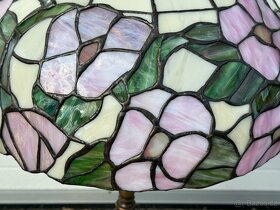 Velká lampa Tiffany vitrážové sklo a mosazná noha - 6