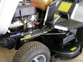 Prodám zahradní traktor LAWNBOSS 6015 H - 6