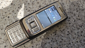 Nokia E65, volná na všechny operátory. - 6