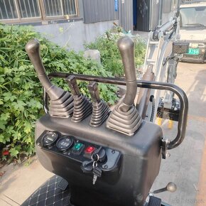 Minibagr CT10-D Pro - AKCE - 6