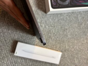 Apple iPad Pro 11" 64GB Wi-Fi vesmírně šedý (2018) - 6