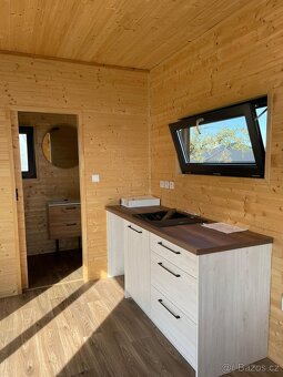 Zakázkový domek na kolech 7 x 2,5 s vybavením - 6