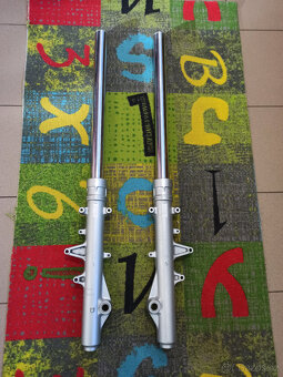 Vidlice přední na Triumph Tiger 955i R.V.2002 - 6