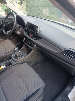 Hyundai i30 combi 1.0,88 kw r.v. 2017/11 - 6