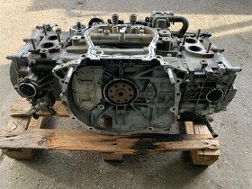 motor Subaru Outback BR 2,5 Legacy EJ253 poškozený - 6