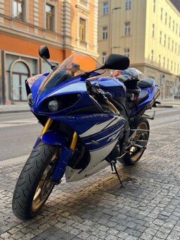 Yamaha R1 big bang - 6