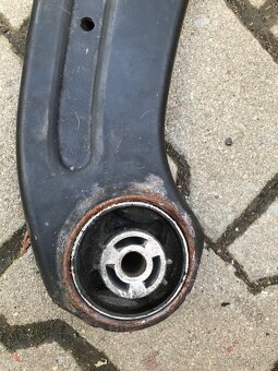 Příčné rameno na VW Passat B6 - 6