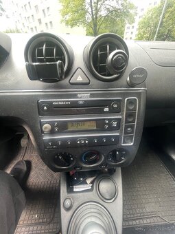 Ford Fiesta 1,4 benzín - 6