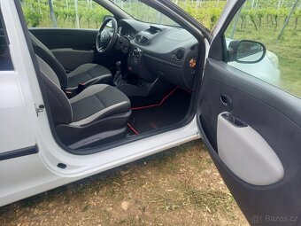 Renault - 6