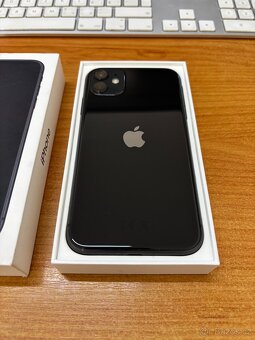 Apple iPhone 11 - 64GB Černý - baterie 98% - 6