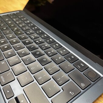 MacBook Air 13" 2022 M2 / 8GB / 516GB / Midnight - 6