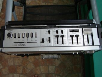 Dobrý den prodám vše krásně funguje Radio Magnetofon JVC-RC- - 6
