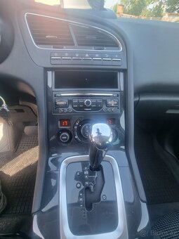 PEUGEOT 5008 ROK VÝROBY 9/2014 - 6