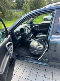 TOYOTA RAV4 2.2D 130kw bez koroze - 6