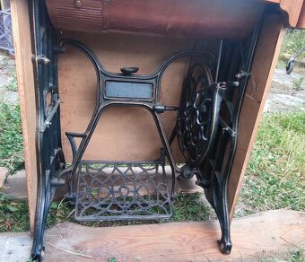 Retro šicí stroj - 6