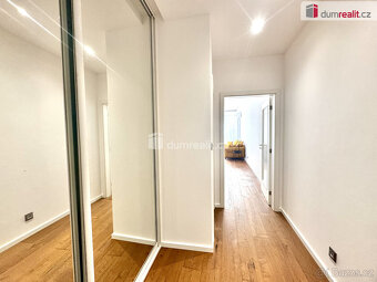 Prodej zrekonstruovaného bytu s garážovým stáním a balkonem - 6