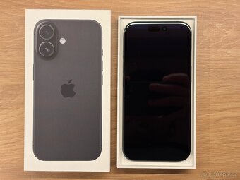 Apple iPhone 16 128 GB černý - 6