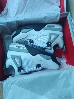 Prodejce Jordan 4 - 6