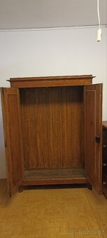 Starožitná skříň - 6