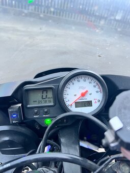 Yamaha yzf-r6 2002 - 6