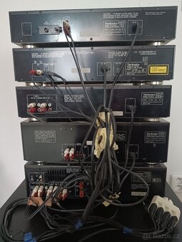 HI-FI SYSTÉM TECHNICS dělená sestava - 6