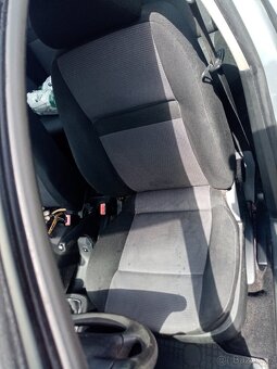 Volkswagen Golf IV 1,6 16V Edition 75kW r.v 3/2003 - 6