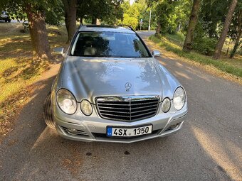 Mercedes E 280 CDI V6 (2009) - 6