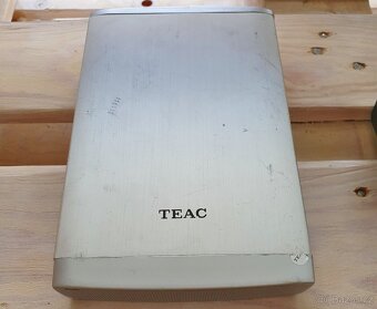 Externí box na IDE (pata) disky s 10gb Caviar hdd. - 6
