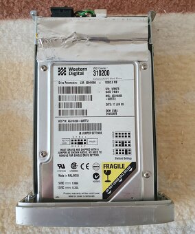 Externí box na IDE (pata) disky s 10gb Caviar hdd. - 6