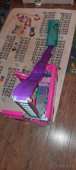 Barbie karavan se skluzavkou - 6