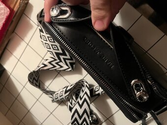 Cerna kabelka pekna - 6