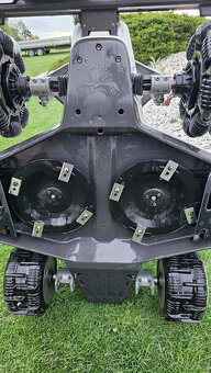 LUBA 2 AVD 10 000 robotická sekačka GPS bez drátů - 6