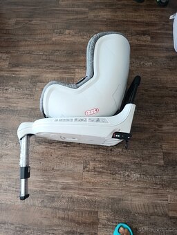 Otočná autosedačka 9-15 kg - 6