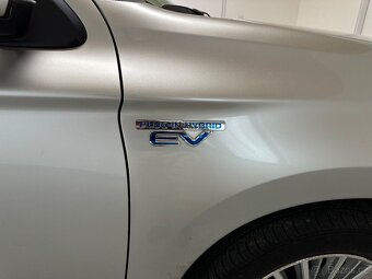 Mitsubishi Outlander 2.4i 4WD PHEV Business Edition - 6