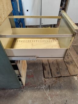 Plechová skříňka se šuplíky - 6