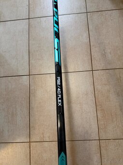 Hokejka Bauer Pulse, JR, levá  P92, Flex 40 - 6