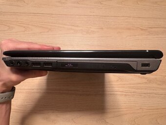 ASUS M50VN (T9400, 4GB DDR2, GeForce 9650GT 1GB, BluRay) - 6
