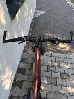 GIANT - 6