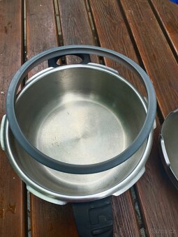 Tlakový hrnec 4Ltr.NEREZ indukce, plyn, elektřina. Za 590Kč - 6